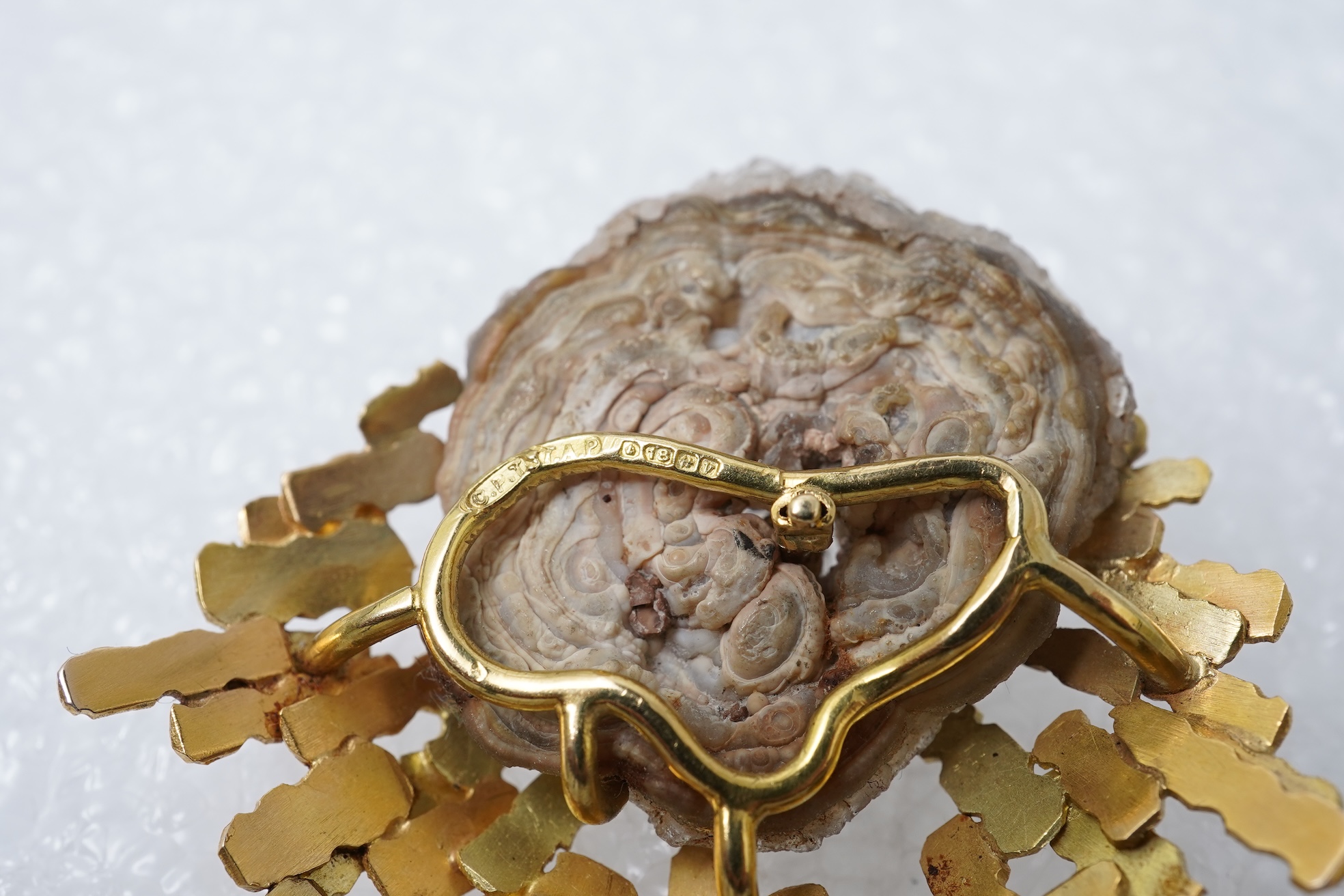 An 18ct gold, drusy quartz and amethyst pendant, circa 1970